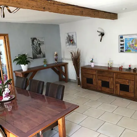فندق مبيت وإفطار Domaine De Fontete 2*
